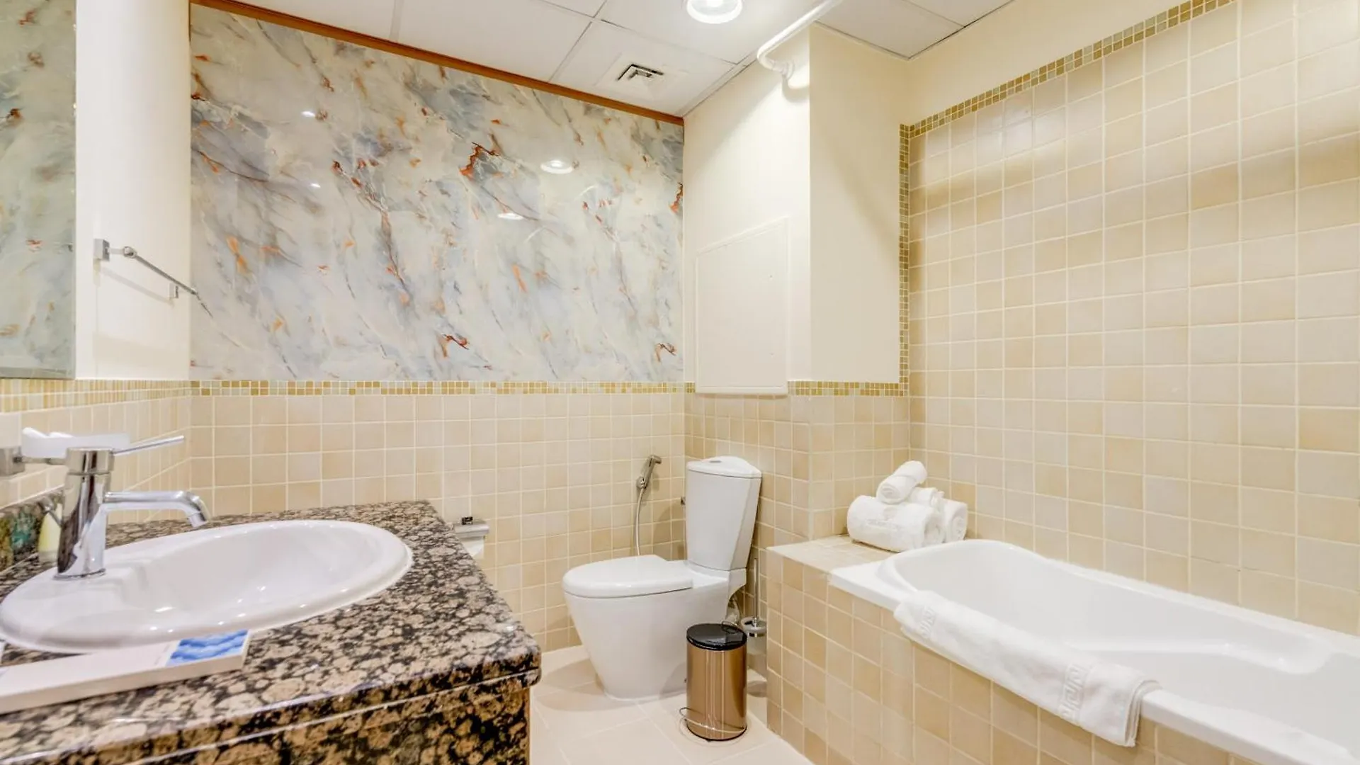 Globalstay. Modern Apartments Steps To Jbr Beach 두바이